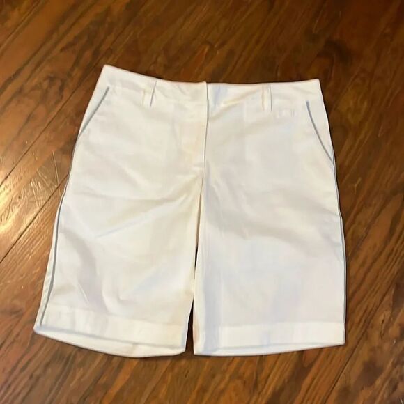 Izod XFG white shorts Size 4 - Picture 1 of 3